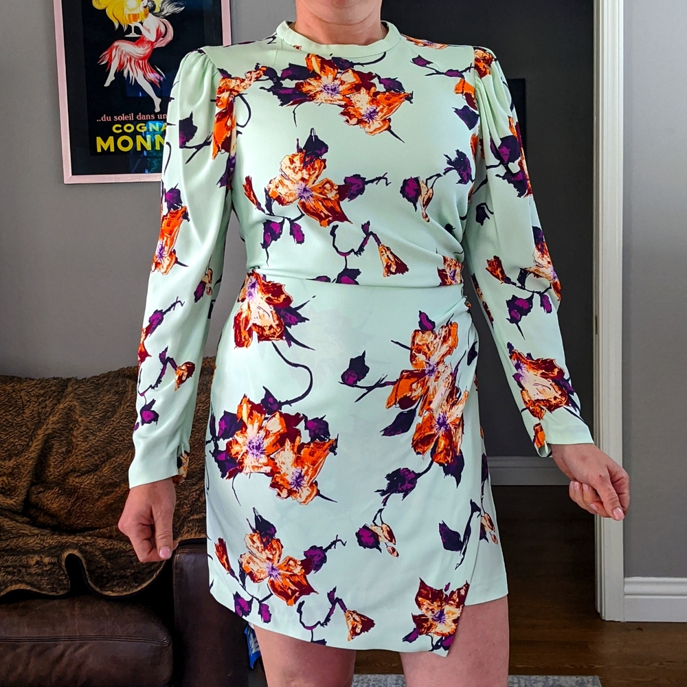 Beautiful dress for any occasion.